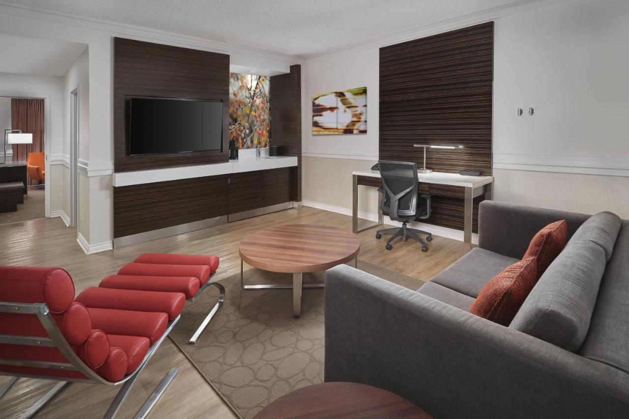 Delta Hotels By Marriott Edmonton Centre Suites Εξωτερικό φωτογραφία