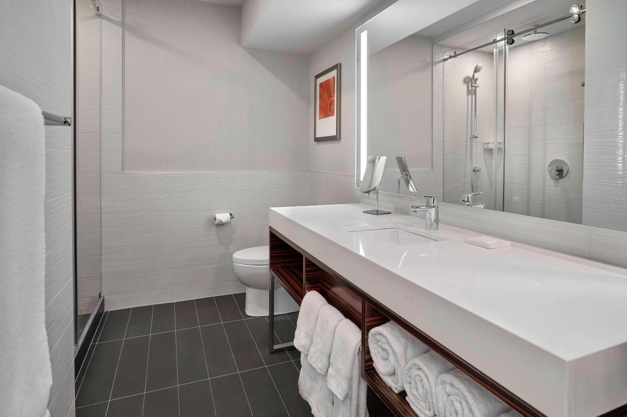 Delta Hotels By Marriott Edmonton Centre Suites Εξωτερικό φωτογραφία