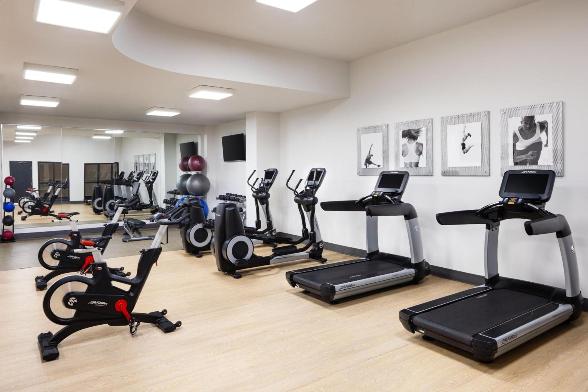 Delta Hotels By Marriott Edmonton Centre Suites Εξωτερικό φωτογραφία
