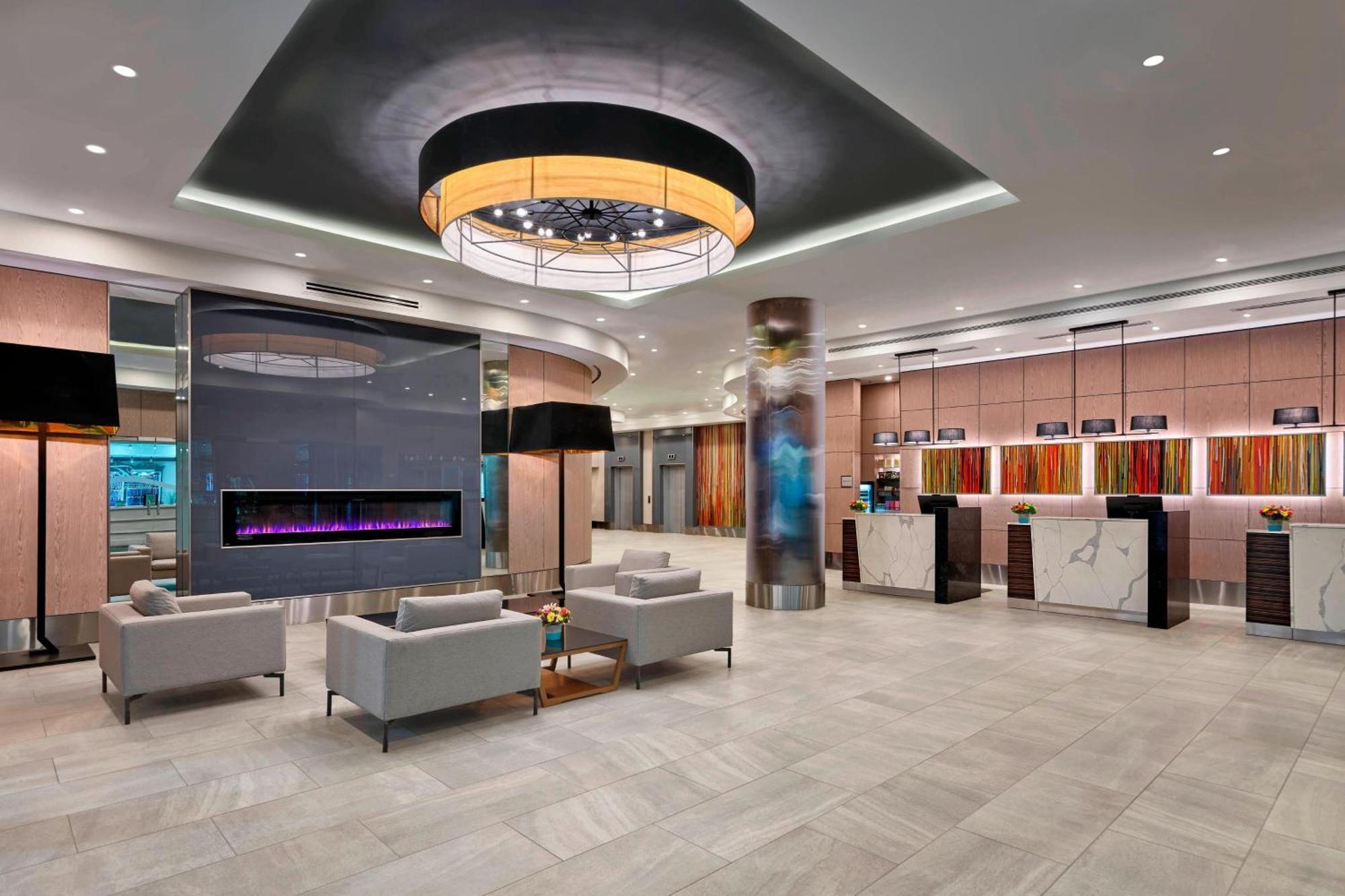 Delta Hotels By Marriott Edmonton Centre Suites Εξωτερικό φωτογραφία