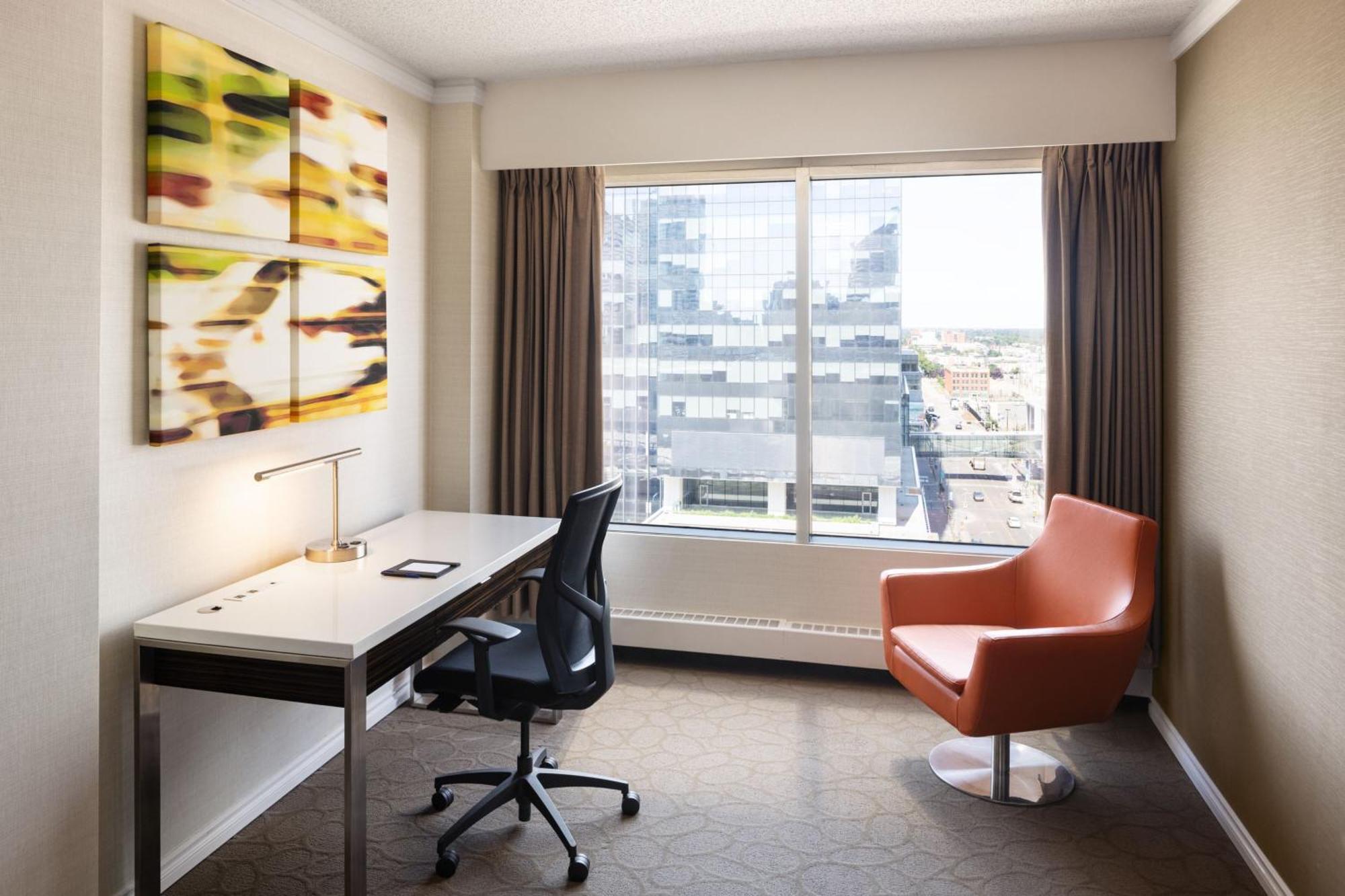 Delta Hotels By Marriott Edmonton Centre Suites Εξωτερικό φωτογραφία