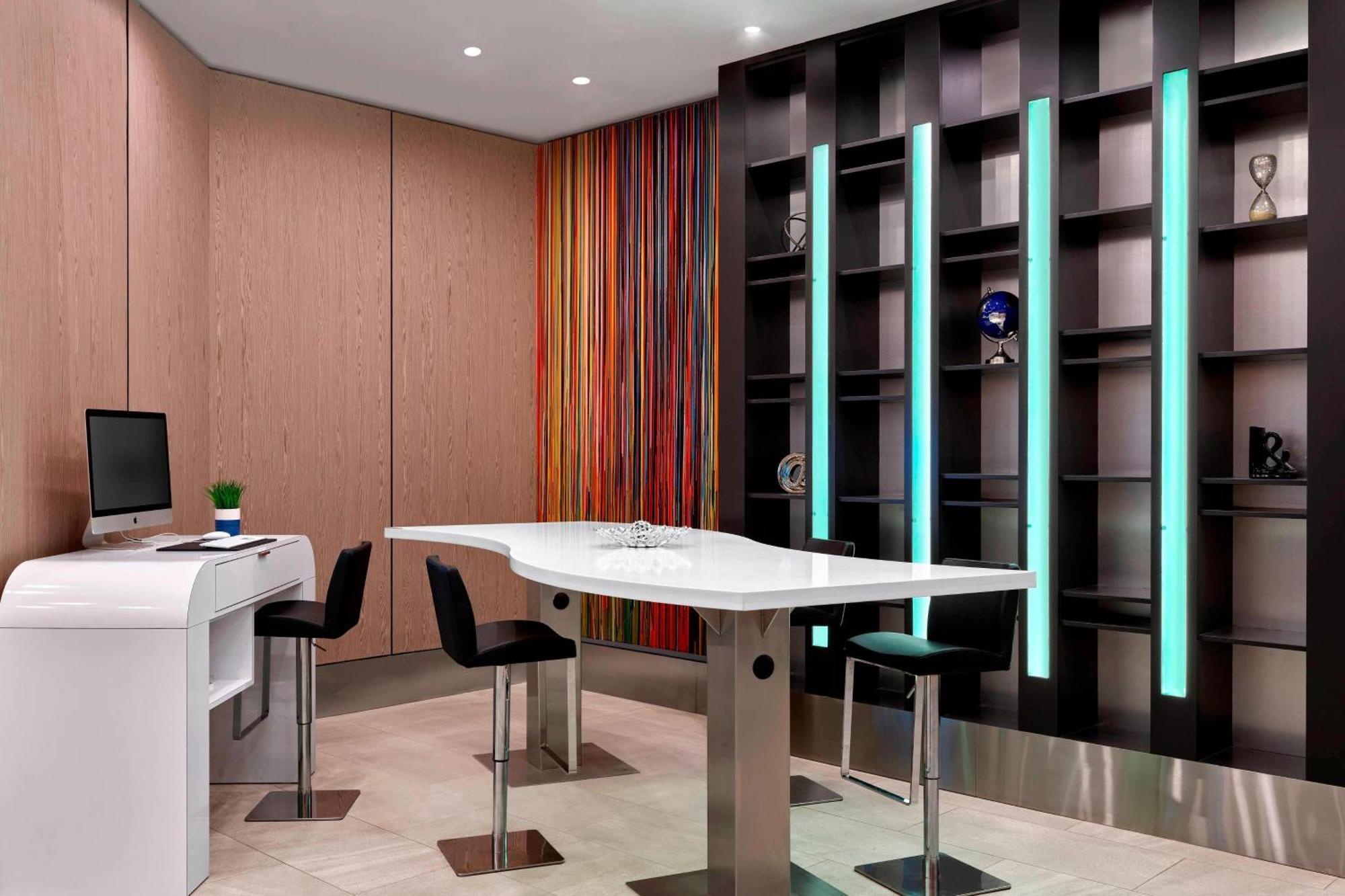 Delta Hotels By Marriott Edmonton Centre Suites Εξωτερικό φωτογραφία
